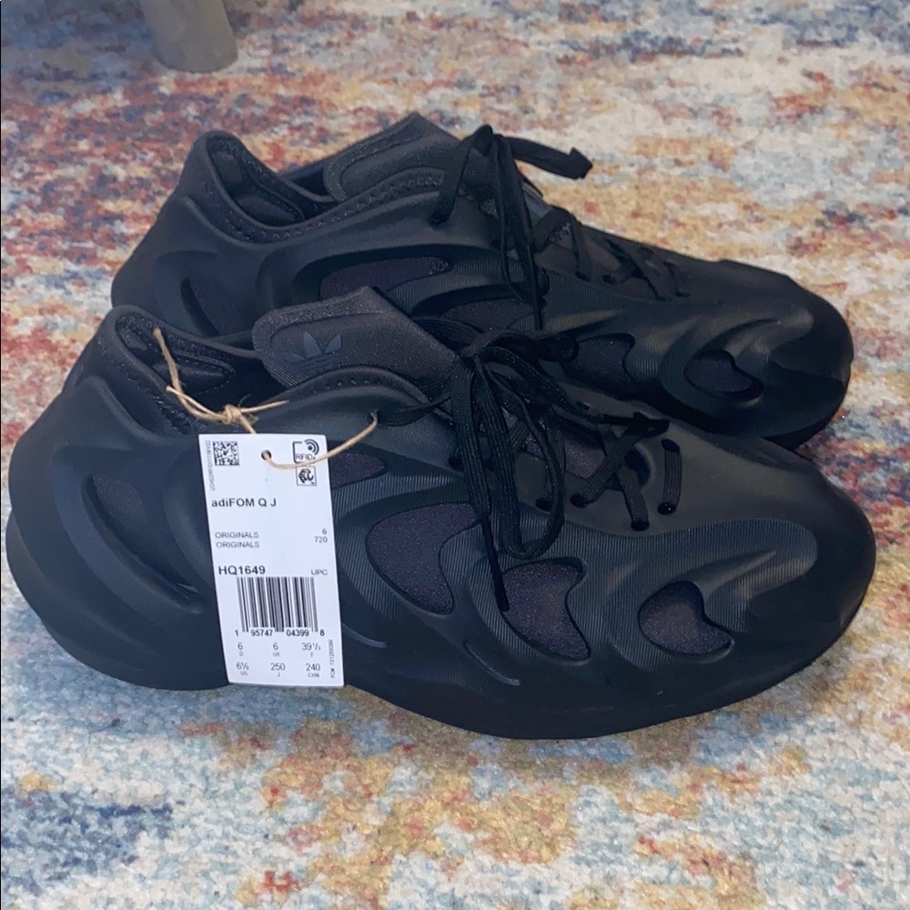 Adiddas Black adifom Q J